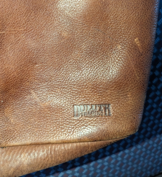 Women's Duluth Trading Leather Sling Purse - Picture 3 of 6